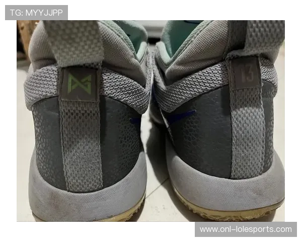 第一双女足球明星签名鞋问世 引领女性足球潮流新风尚