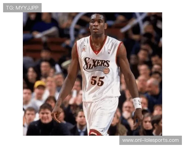 足球明星脑瘤困境揭秘：从竞技场到病床的艰难转折与勇敢抗争